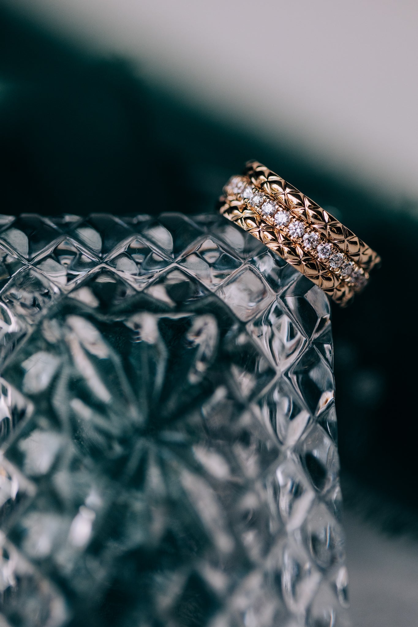 Quilts eternity ring with diamonds in the center - Oz's Jewelers by The Hickory Jewelry Company